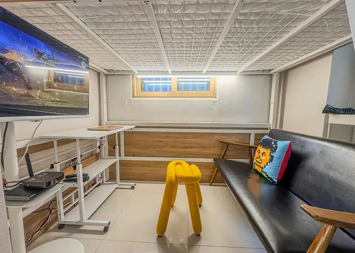 Apartment 101, Atelier Seongsu Riverside Cherry Blossom Road River Airport Bus Seoul